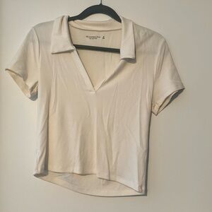 Abercrombie cropped cream top. Worn just to try on and stayed in my drawer.
